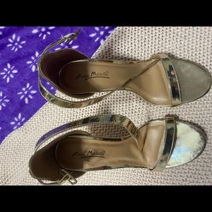 Anne Michelle size 8 gold heels